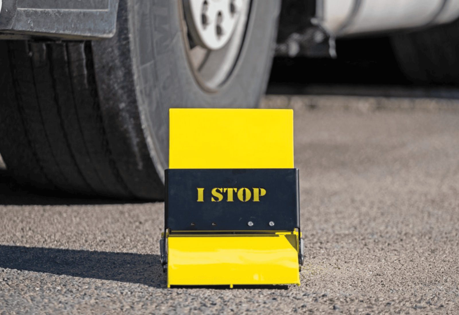 I-STOP – Sistema Inteligente de Cuña Inalámbrica para Muelles de Carga